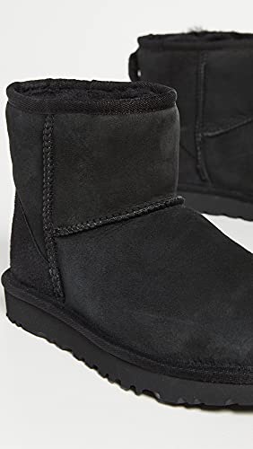 UGG Women's Classic Mini II Boot Size 9
