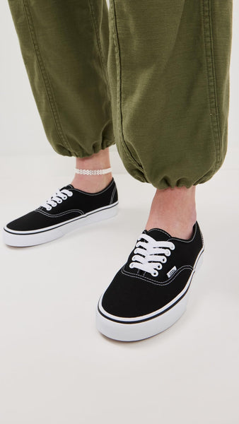Vans Authentic Unisex Skate Shoe, Black 9 Mens, 10.5 Womens